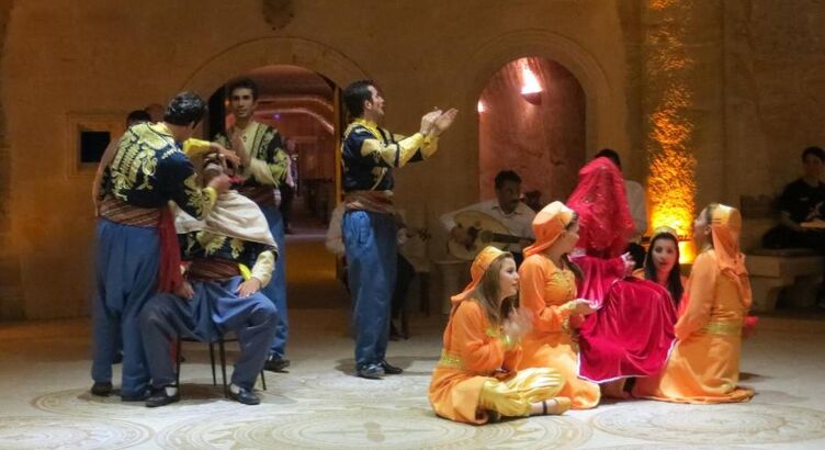  1 Mayıs Özel Kapadokya Ihlara Vadisi ve Hacı Bektaş Turu (1 Gece Otel Konaklamalı