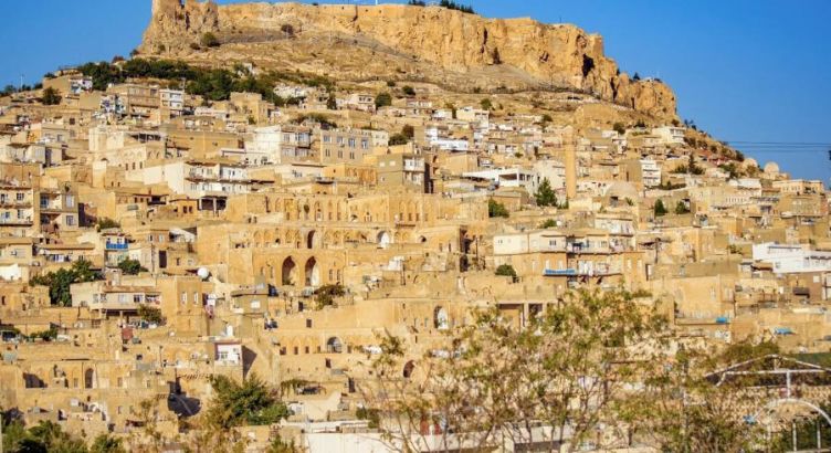 Uçaklı Dolu Dolu Bir Uçtan Bir Uca Sınırlarda Gap Doğu Anadolu Ve Nahçıvan Turu