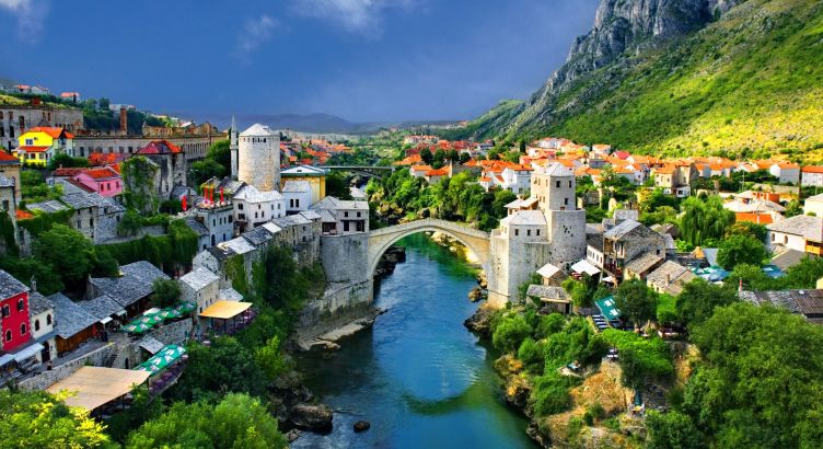 Balkan Güzelleri Ajet Havayolları ile Kosova Makedonya Turu