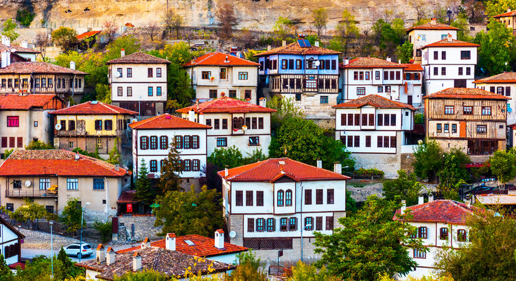 Batı Karadeniz Abant Safranbolu Amasra Turu (1 Gece Konaklamalı)